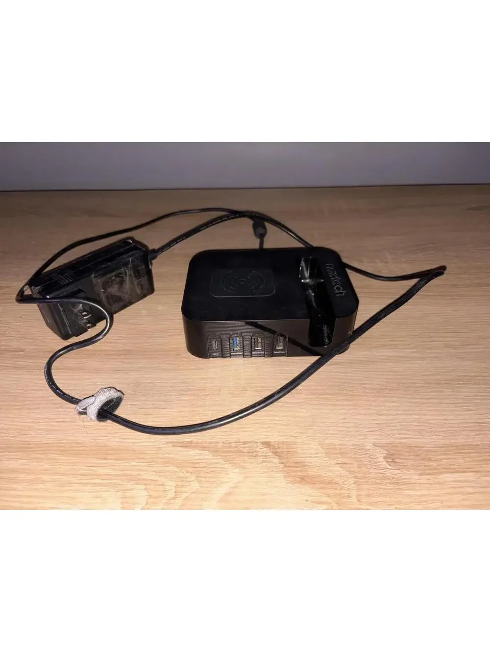 Naztech Ultimate Charging Station Pro-Missing Removable Battery, 4 different
